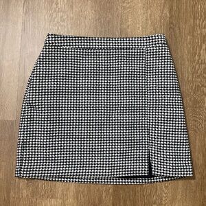 hollister medium houndstooth black and white skirt ultra high rise